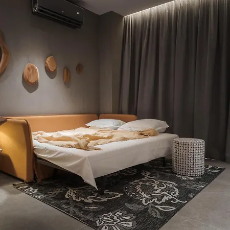 Seaview In Complex Iron Code * ヴァルナ